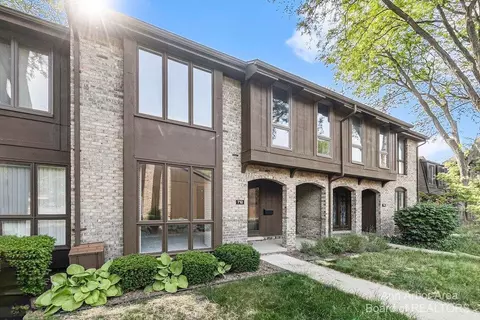 712 Greenhills Dr, Ann Arbor, MI 48105