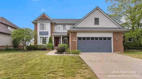 7707 Pioneer Dr, Ypsilanti, MI 48197