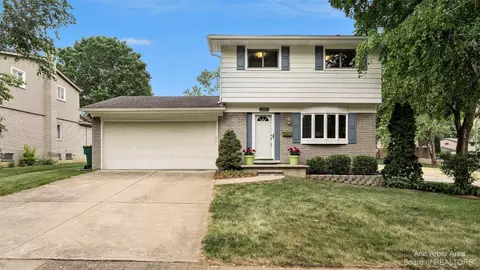 351 Eastlook Dr, Saline, MI 48176