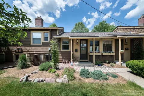 2838 Pittsfield Blvd, Ann Arbor, MI 48104
