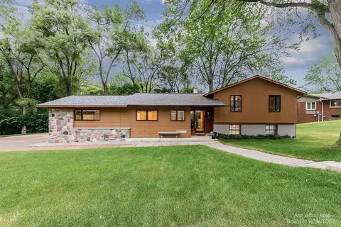 460 Pine Brae St, Ann Arbor, MI 48105