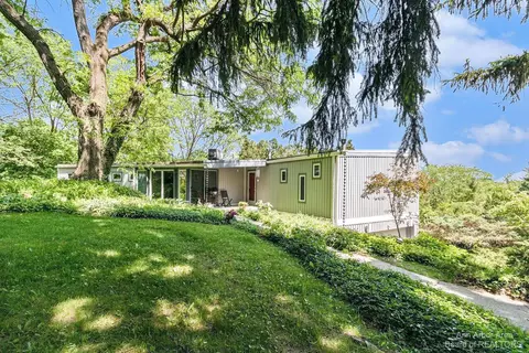 1301 Orkney Dr, Ann Arbor, MI 48103