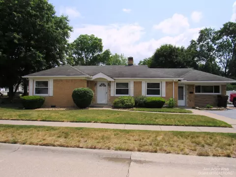 70 N Biggs St, Belleville, MI 48111
