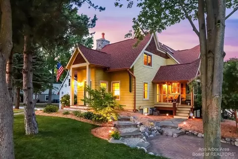 1645 S Maple Rd, Ann Arbor, MI 48103