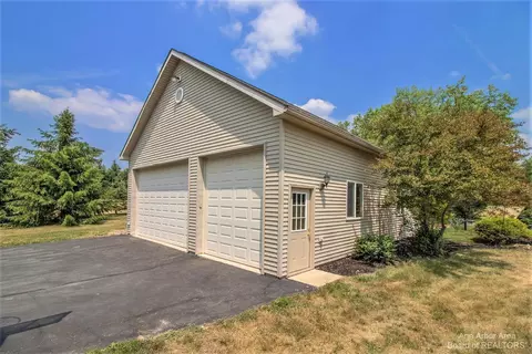 9554 Huron River Dr, Dexter, MI 48130 photo 34