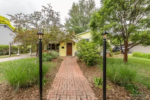 1218 Wines Dr, Ann Arbor, MI 48103