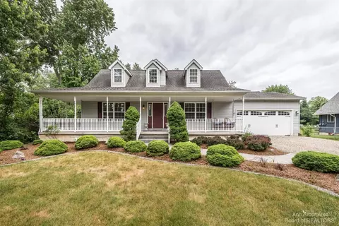52 Schrum Dr, Whitmore Lake, MI 48189