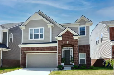 2882 Dillon Dr, Ann Arbor, MI 48105