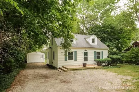 3404 N Dixboro Rd, Ann Arbor, MI 48105