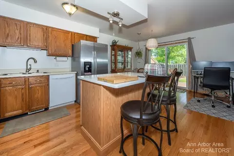 543 Echo Ct, Saline, MI 48176 photo 13