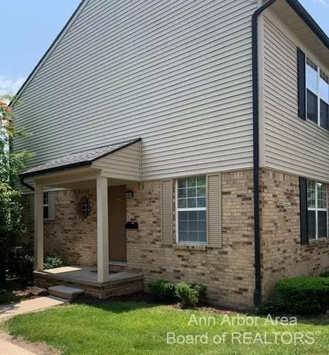3524 Burbank Dr, Ann Arbor, MI 48105