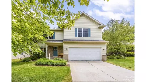2599 Signature Cir, Pinckney, MI 48169