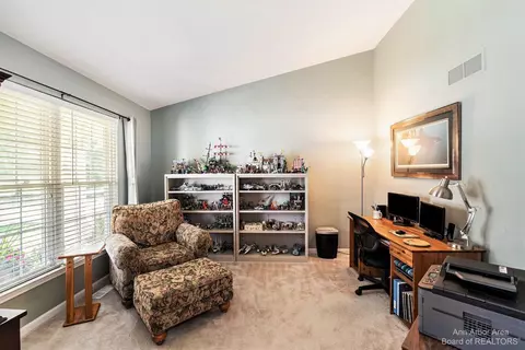 8481 Parkridge Dr, Dexter, MI 48130 photo 7