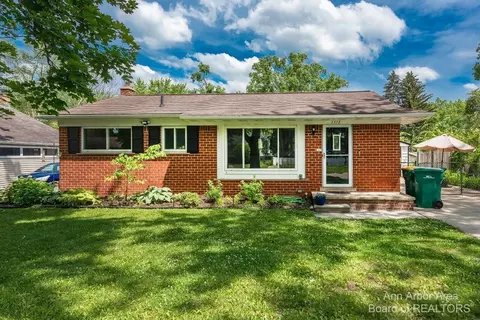 2372 Mckinley St, Ypsilanti, MI 48197