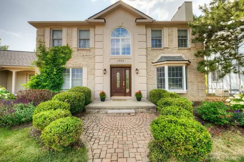 1803 High Pointe Ln, Ann Arbor, MI 48108