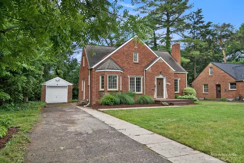 1408 E Stadium Blvd, Ann Arbor, MI 48104 photo 3