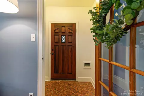 1408 E Stadium Blvd, Ann Arbor, MI 48104 photo 6