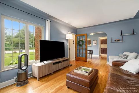 1408 E Stadium Blvd, Ann Arbor, MI 48104 photo 7