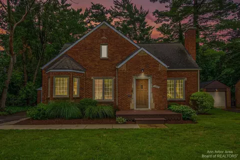 1408 E Stadium Blvd, Ann Arbor, MI 48104 photo 2