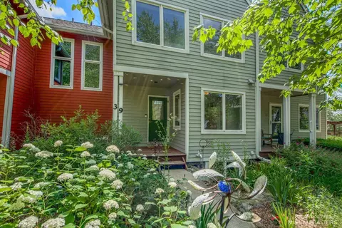 424 Little Lake Dr #39, Ann Arbor, MI 48103