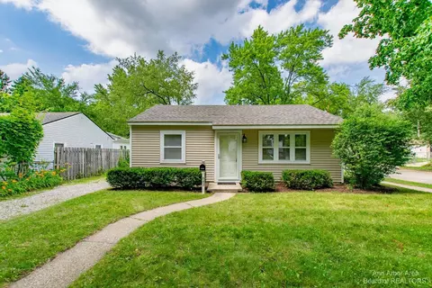 843 Starwick Dr, Ann Arbor, MI 48105