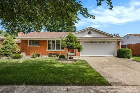 34216 Tomahawk Dr, Westland, MI 48185