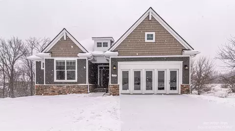 5980 Trail Side Ln #130, Whitmore Lake, MI 48189