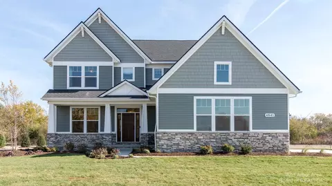 5928 Harbor Trail Dr #136, Whitmore Lake, MI 48189