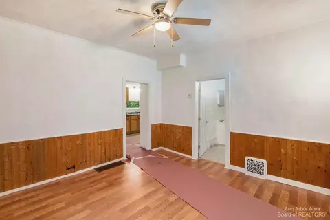708 S Gorham St, Jackson, MI 49203 photo 5