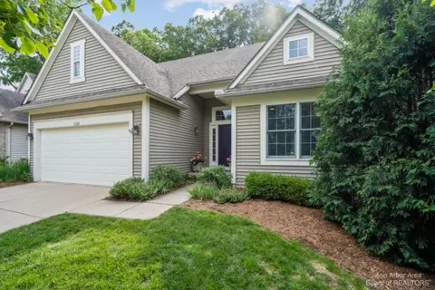 3125 Earlmoore Ln, Ann Arbor, MI 48105