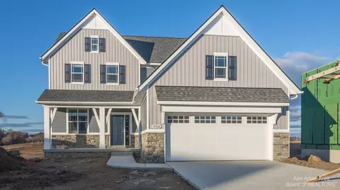 564 Lincolnshire Dr #7, Saline, MI 48176