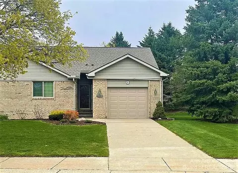 22190 Quail Run Cir #1, South Lyon, MI 48178