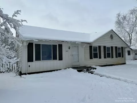 2087 Stratton Ct, Ann Arbor, MI 48108