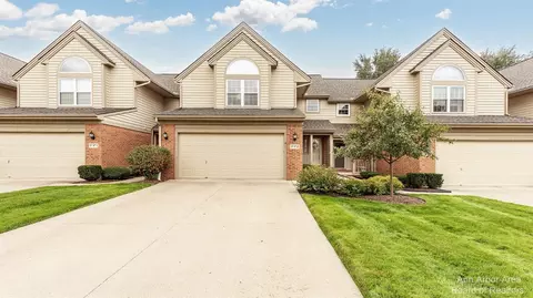 773 Taylor St, Chelsea, MI 48118