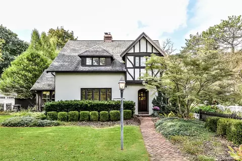 712 Onondaga St, Ann Arbor, MI 48104