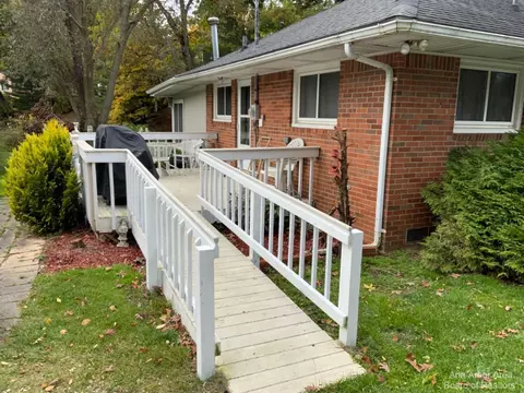 324 Cedar St, Brooklyn, MI 49230