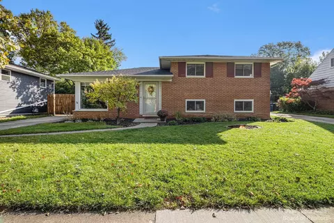 704 Leona Dr, Ann Arbor, MI 48103