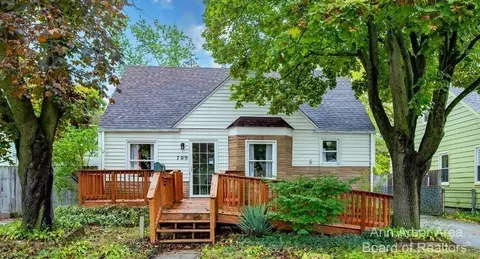 709 Charles St, Ypsilanti, MI 48198
