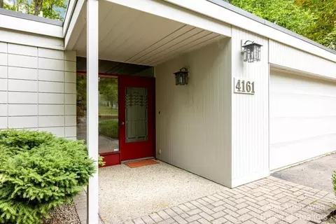 4161 Thornoaks Dr, Ann Arbor, MI 48104