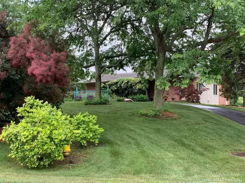 1349 Skyway Dr, Ypsilanti, MI 48197