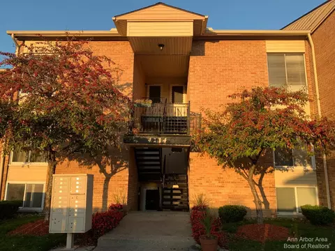 4214 Packard Rd #5, Ann Arbor, MI 48108