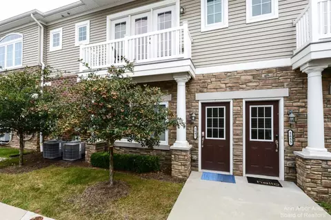5647 Arbor Chase Dr, Ann Arbor, MI 48103