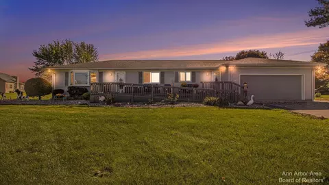 7266 Willis Rd, Ypsilanti, MI 48198