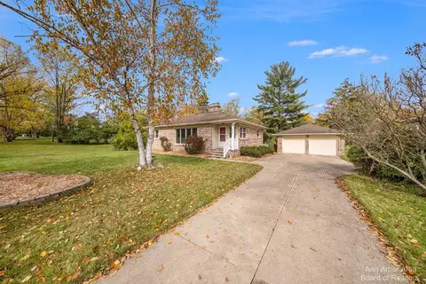 1225 Levant St, Jackson, MI 49203 photo 2