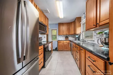 1225 Levant St, Jackson, MI 49203 photo 9