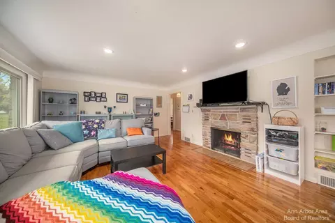 1225 Levant St, Jackson, MI 49203 photo 6
