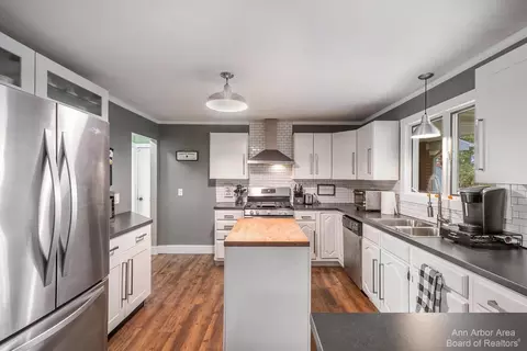 7180 N State Rd, Owosso, MI 48867 photo 9