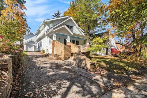 422 Crest Ave, Ann Arbor, MI 48103
