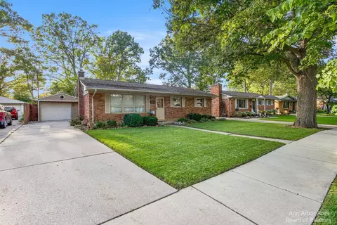 623 Center Dr, Ann Arbor, MI 48103