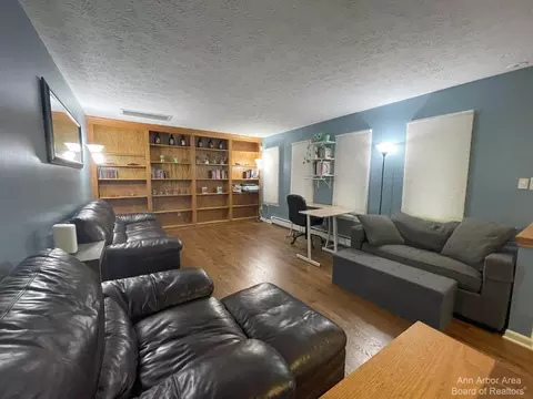 8879 Warner Rd, Saline, MI 48176 photo 17